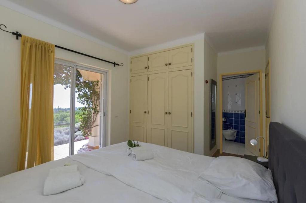Villa With Beautiful See Views & Spacious Garden Ferragudo  Eksteriør billede