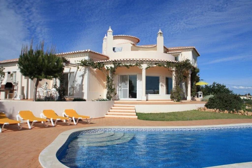 Villa With Beautiful See Views & Spacious Garden Ferragudo  Eksteriør billede