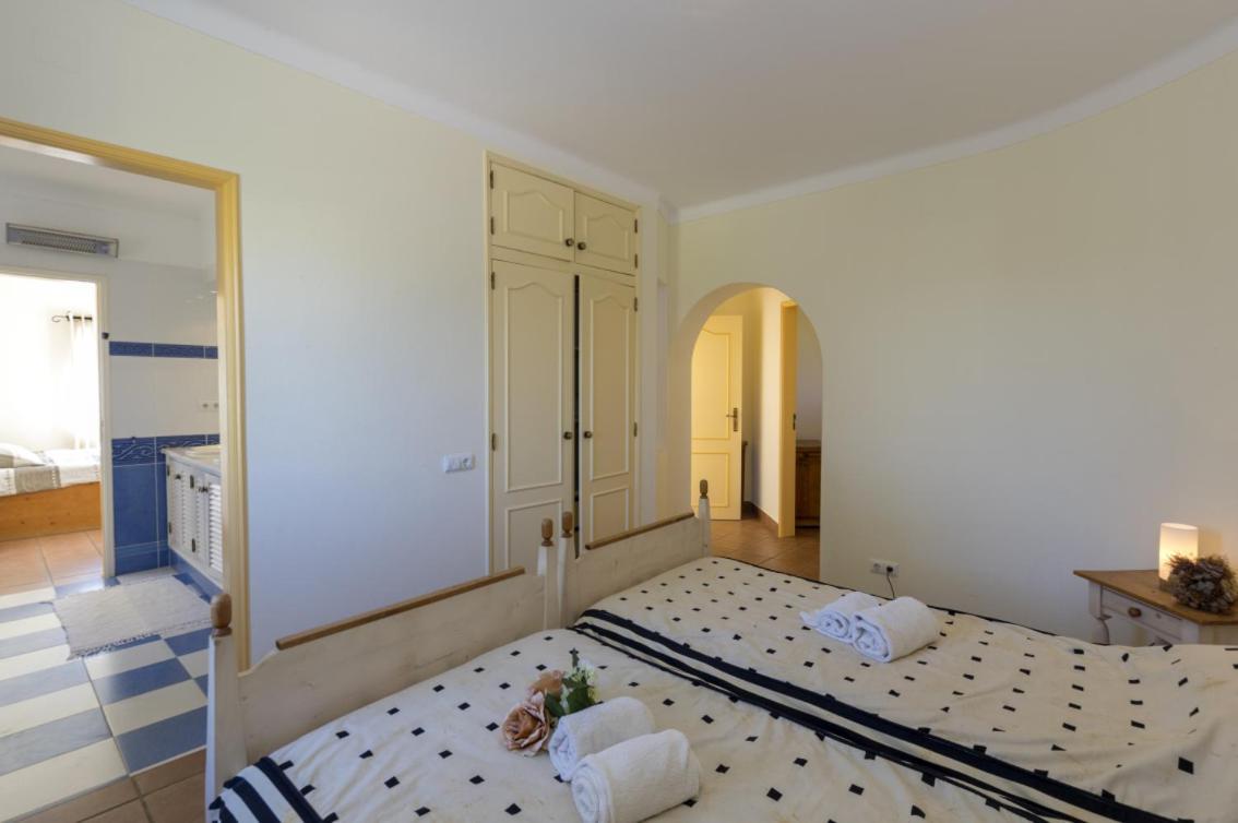 Villa With Beautiful See Views & Spacious Garden Ferragudo  Eksteriør billede